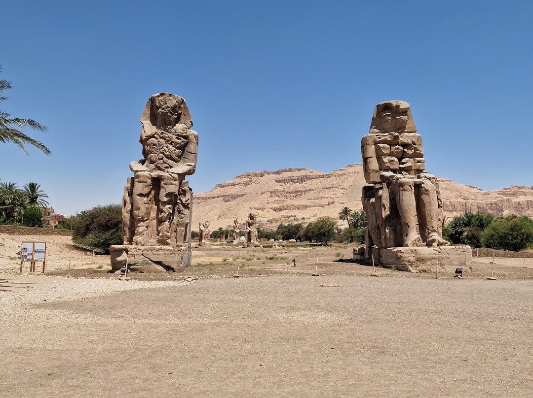 Colossi of Memnon-卢克索必去景点