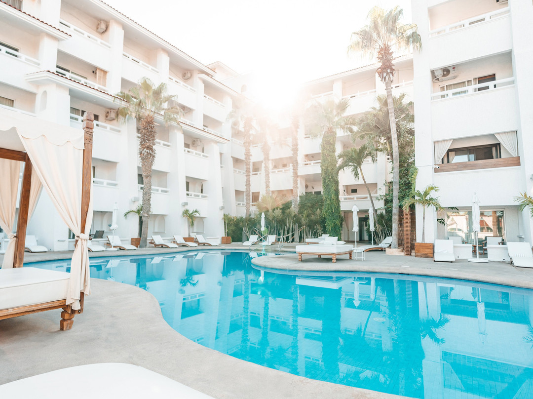 Bahia Hotel & Beach House