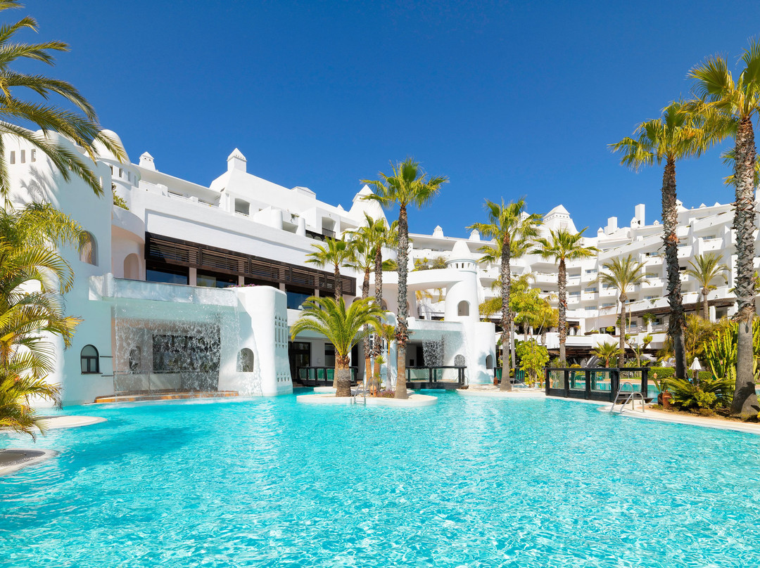 H10埃斯特波纳宫酒店