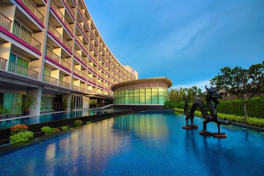 苏瓦那胡米机场西佳酒店主图