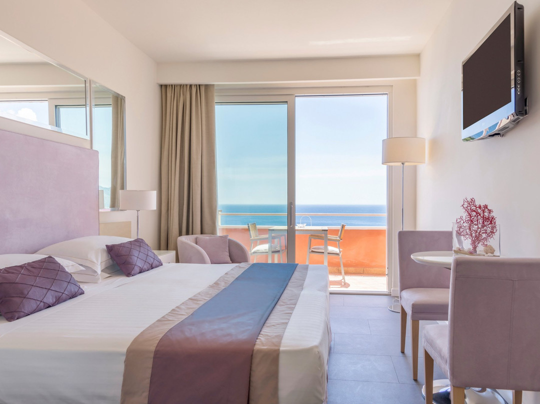 Forza d'Agro酒店住宿-Crystal Sea