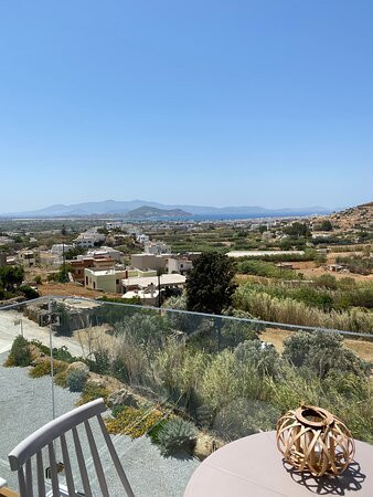 Naxos Pantheon Luxury Apartments主图