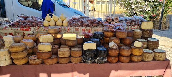Mercato settimanale-Valledoria必去景点