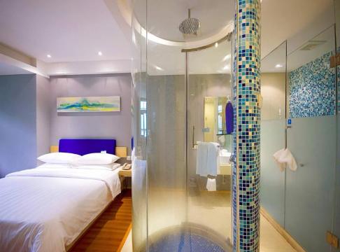 7天深圳华强北燕南地铁站店-客卧