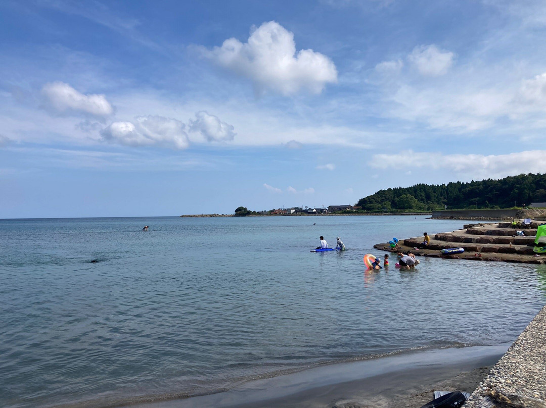 Hachigasaki Beach景点图片