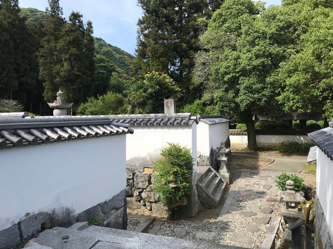 Kikkawa Family Cemetery景点图片