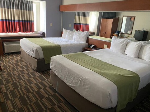 Microtel Inn & Suites By Wyndham Cherokee主图