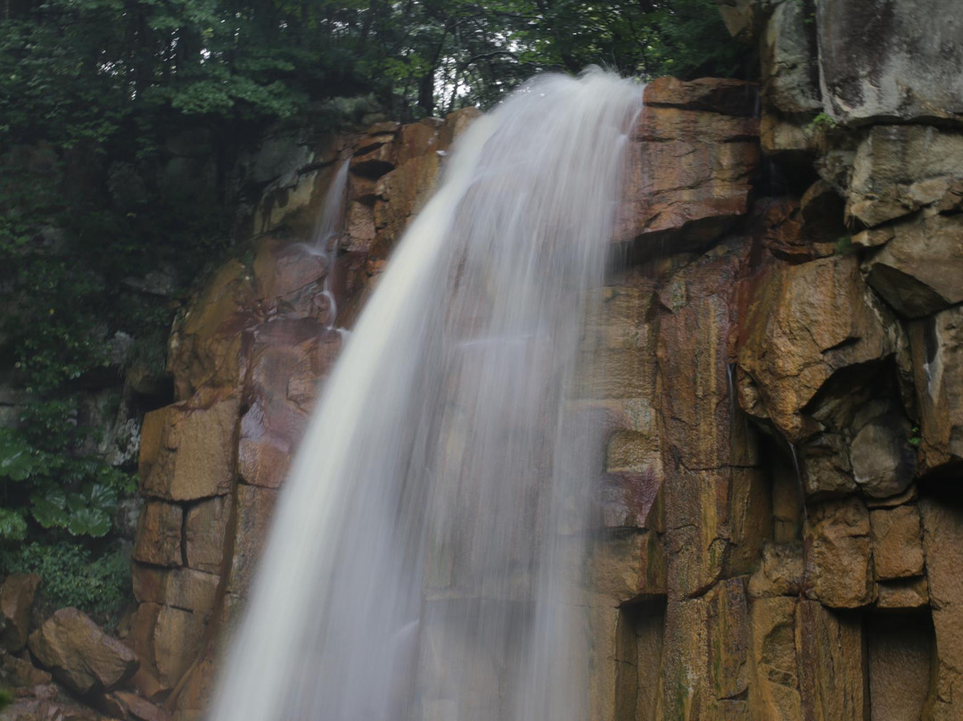 Shirafuji no Taki Waterfall