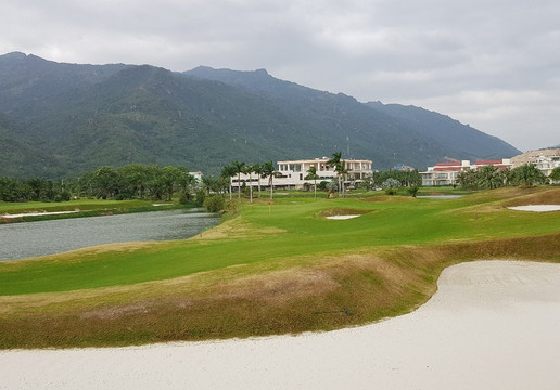 Diamond Bay Golf