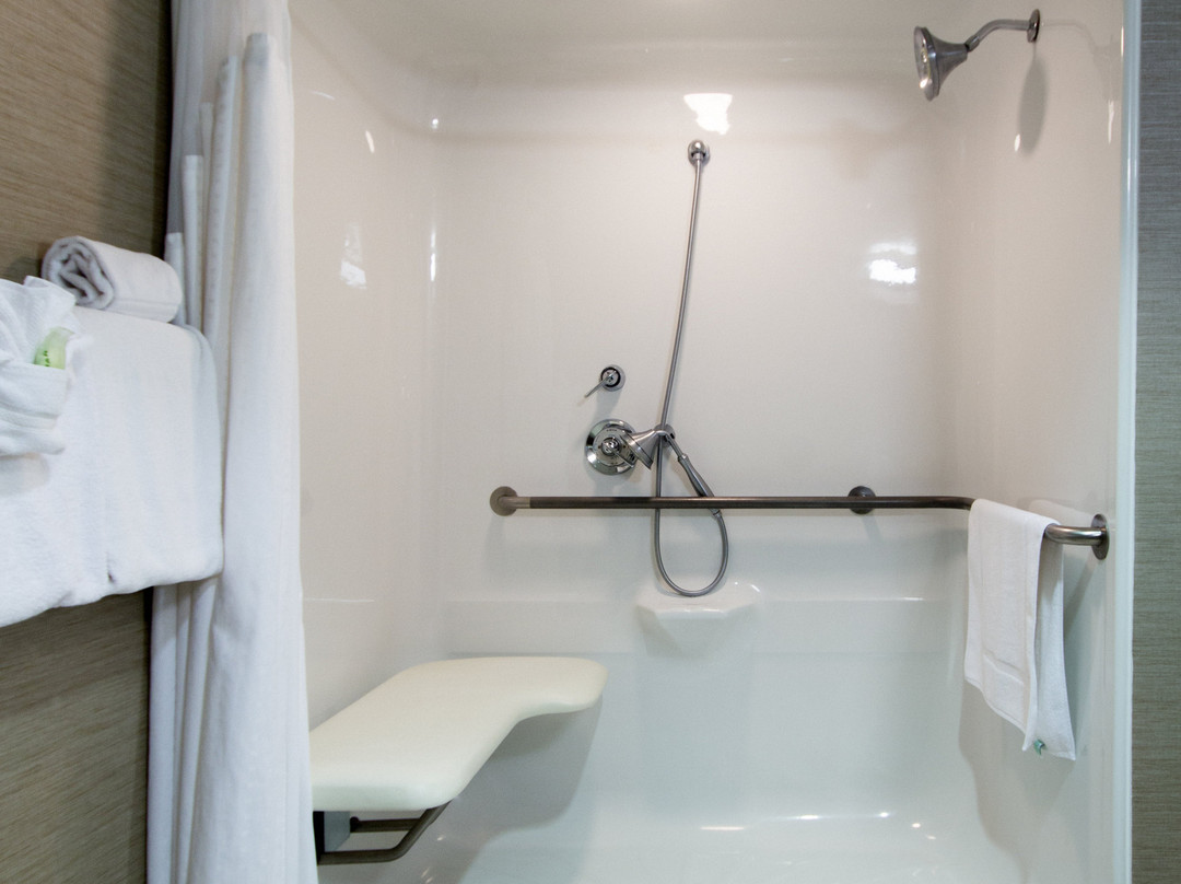 Holiday Inn Express & Suites Auburn By IHG主图