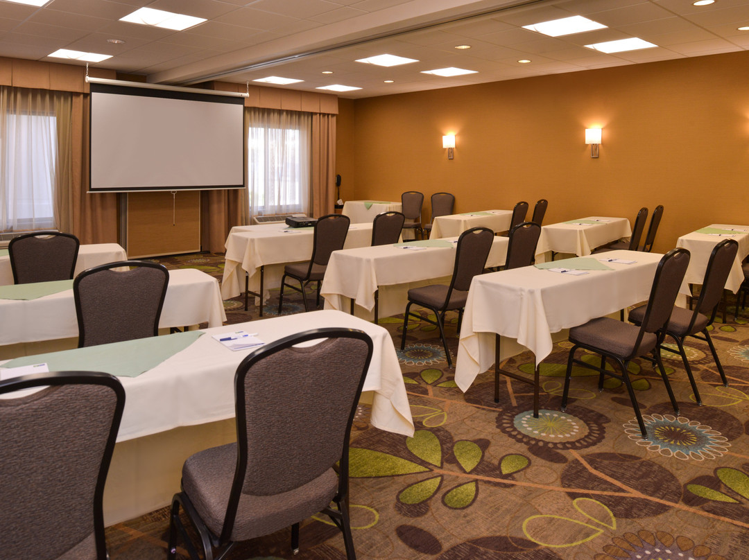 Holiday Inn Express & Suites Pocatello By IHG主图