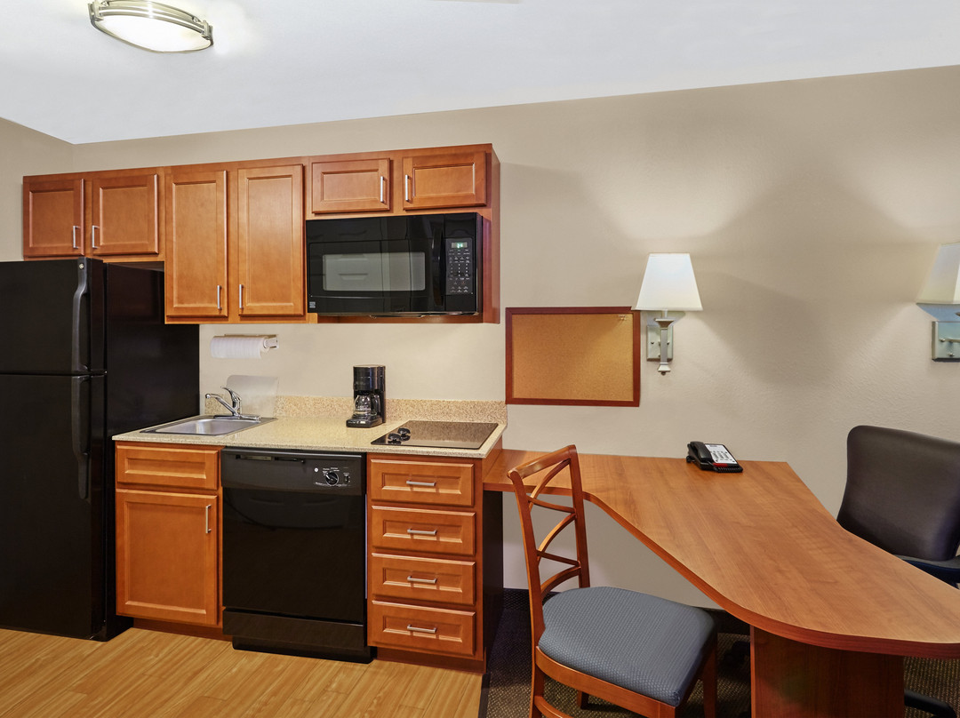 Candlewood Suites Milwaukee Airport-Oak Creek by IHG主图