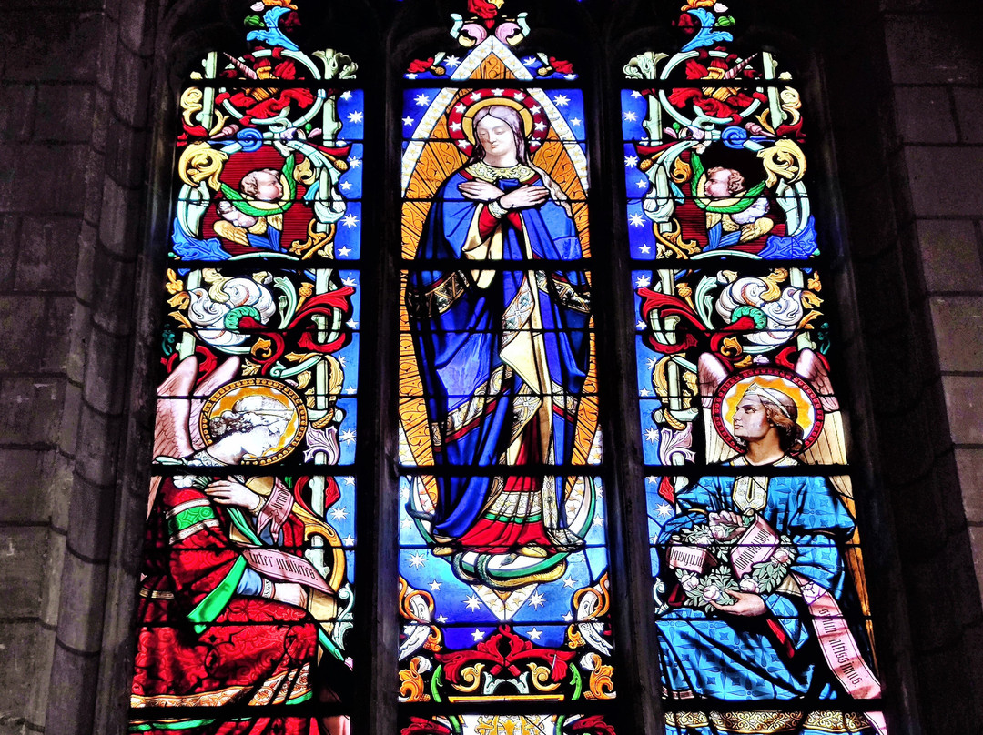 Église Saint-Denis-昂布瓦斯必去景点