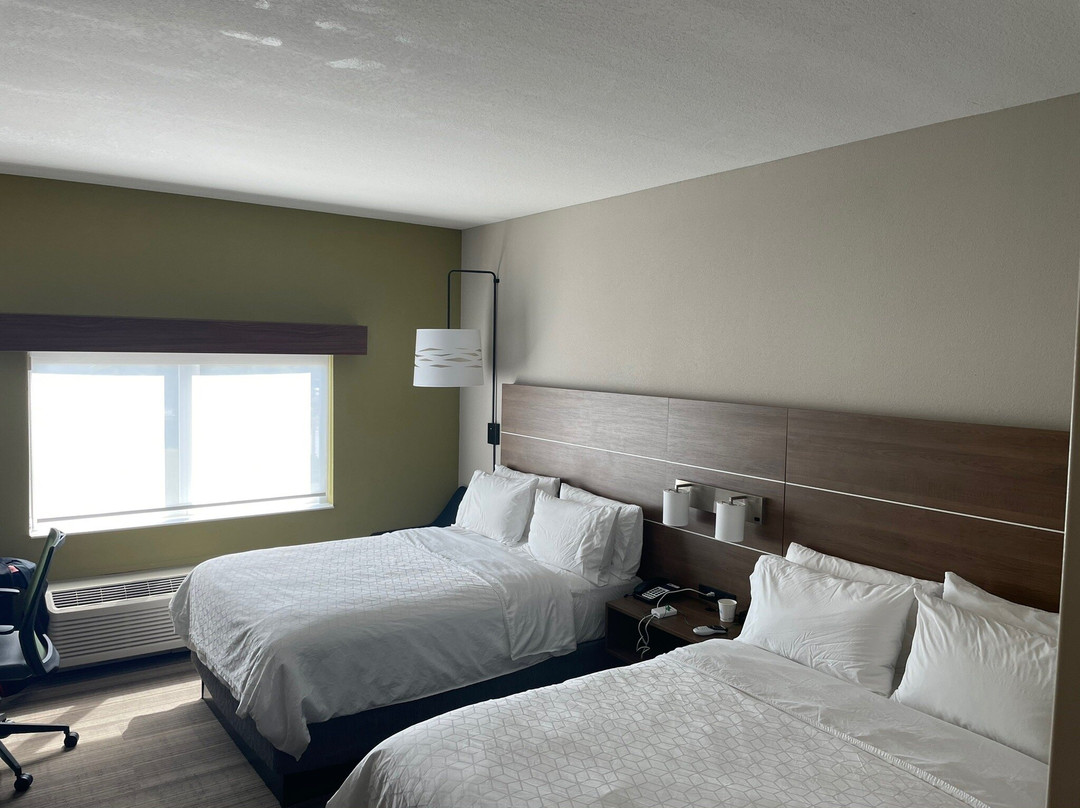 Holiday Inn Express & Suites St. Petersburg - Madeira Beach By IHG主图