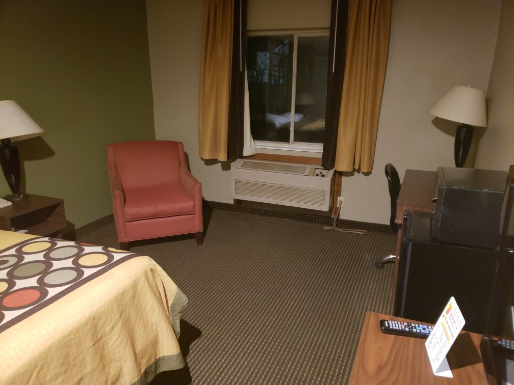 Super 8 by Wyndham Grayville主图