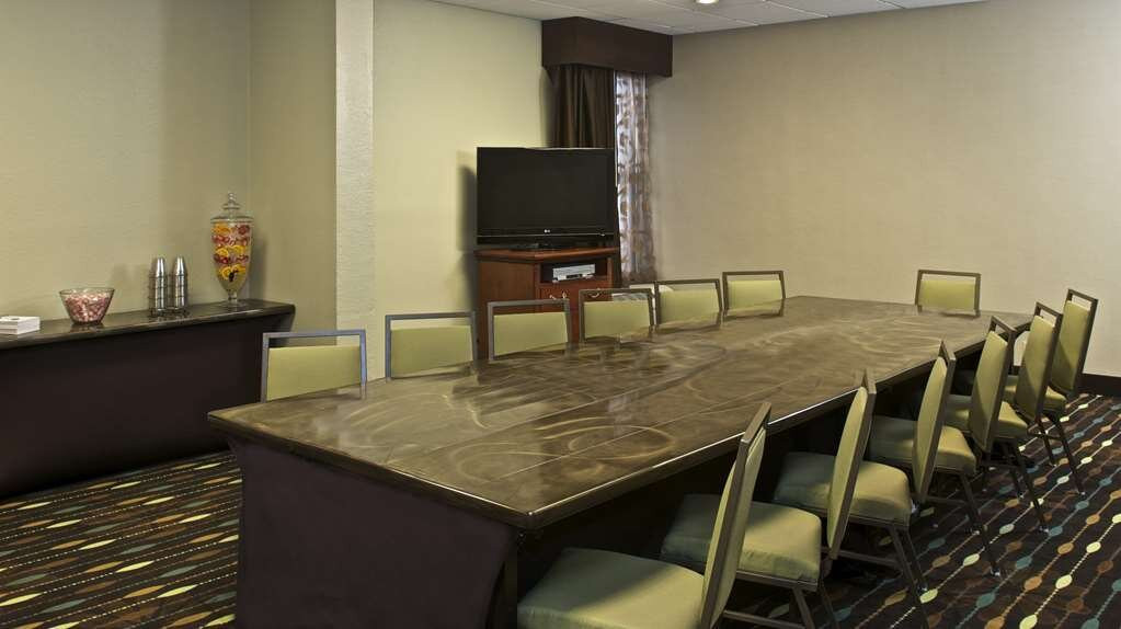 埃文斯维尔希尔顿恒庭酒店主图