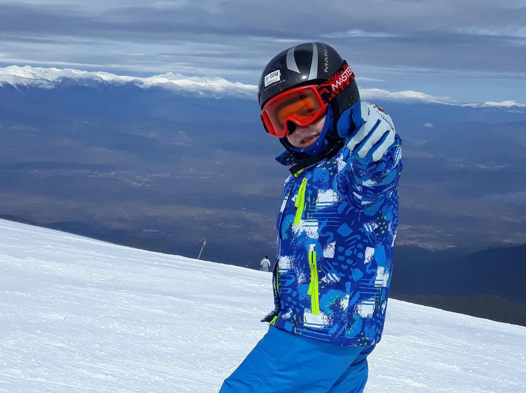 Cool Ski School-班斯克必去景点