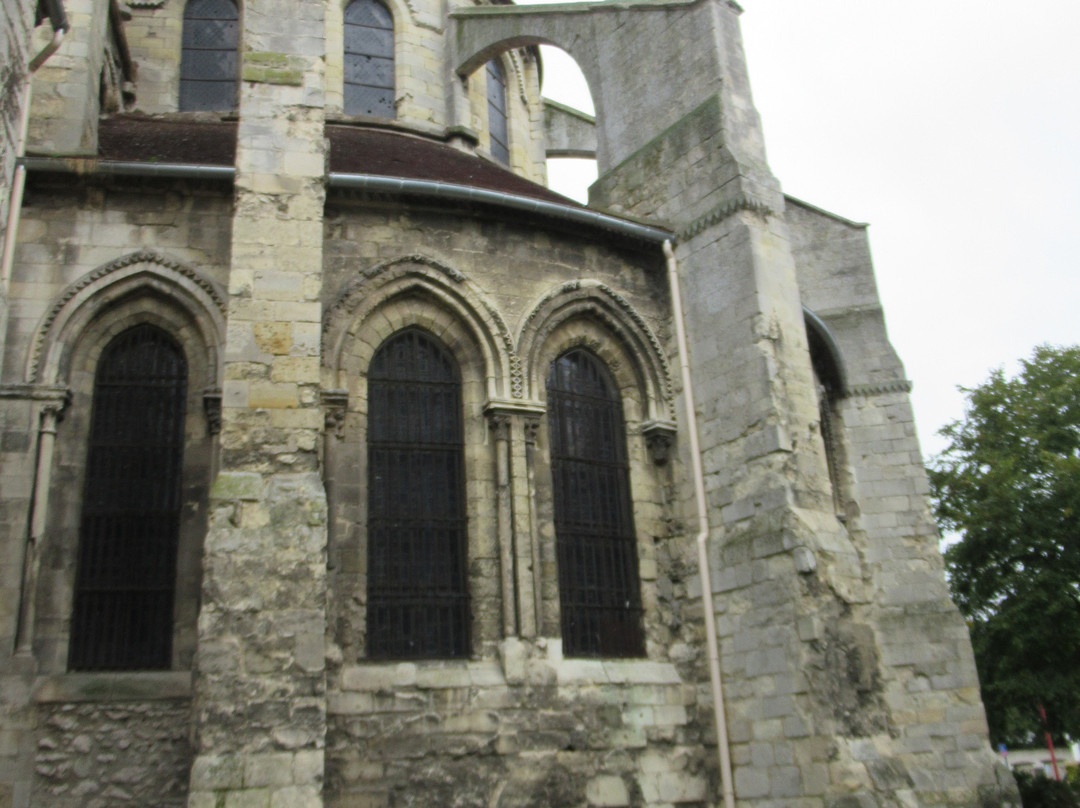Eglise Saint Pierre Saint Paul-戈内斯必去景点