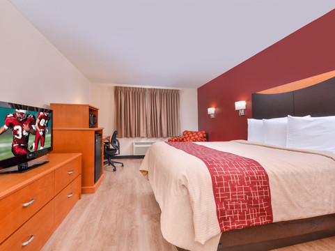 丹维尔红顶套房酒店主图