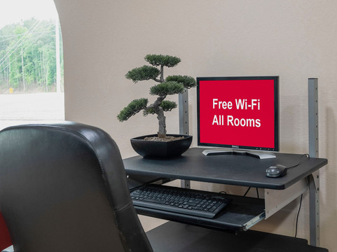 Red Roof Inn & Suites Rome主图