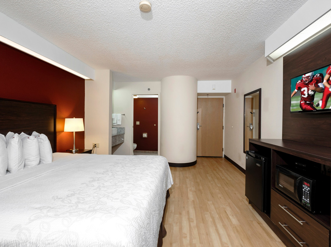 棕榈海岸红屋顶酒店主图