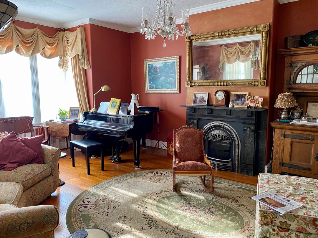 Laurel Manor House Bed and Breakfast主图