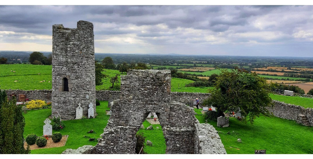 Oughterard Church and Round Tower-Straffan必去景点