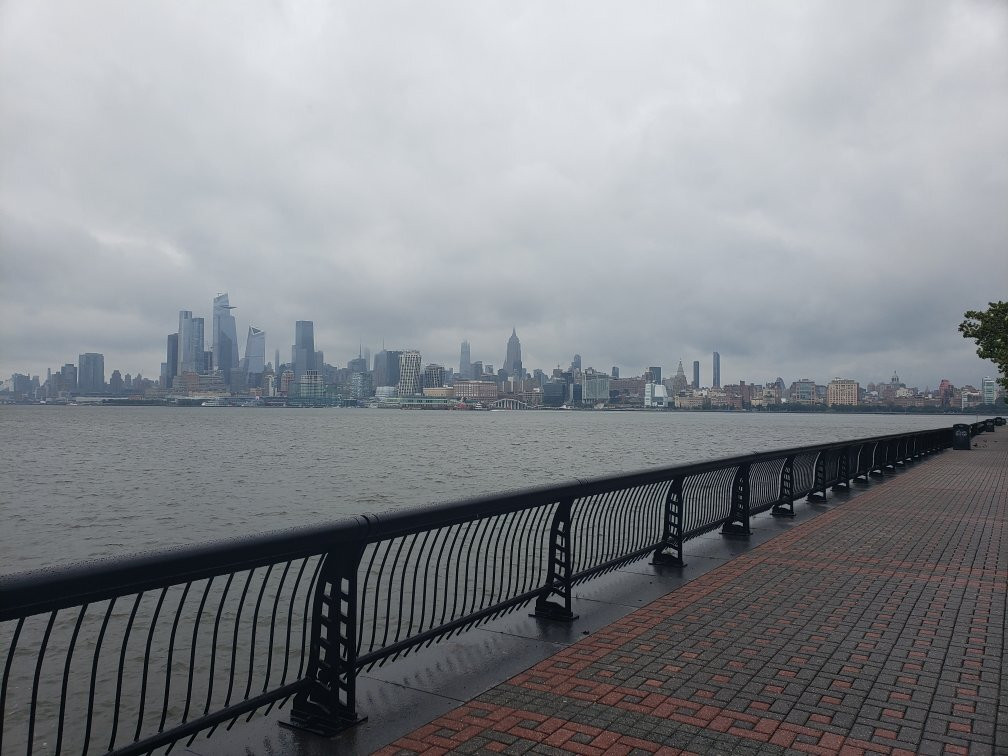 Hoboken Waterfront Walkway景点图片