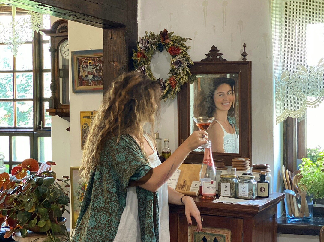 The Country Hotel主图