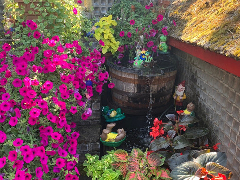 Glass Bottle House-不列颠哥伦比亚省必去景点