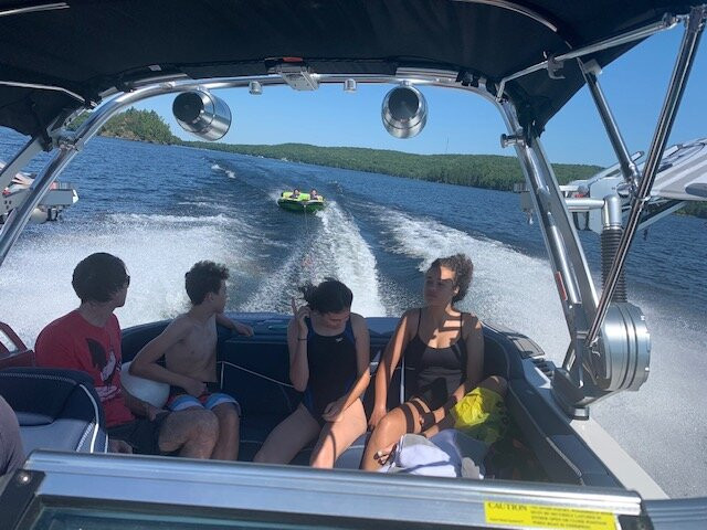 Lake of Bays Marina景点图片