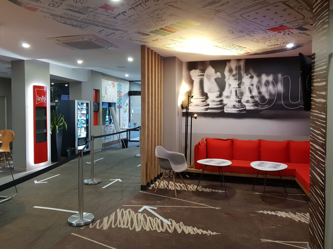 宜必思拉尼昂酒店主图