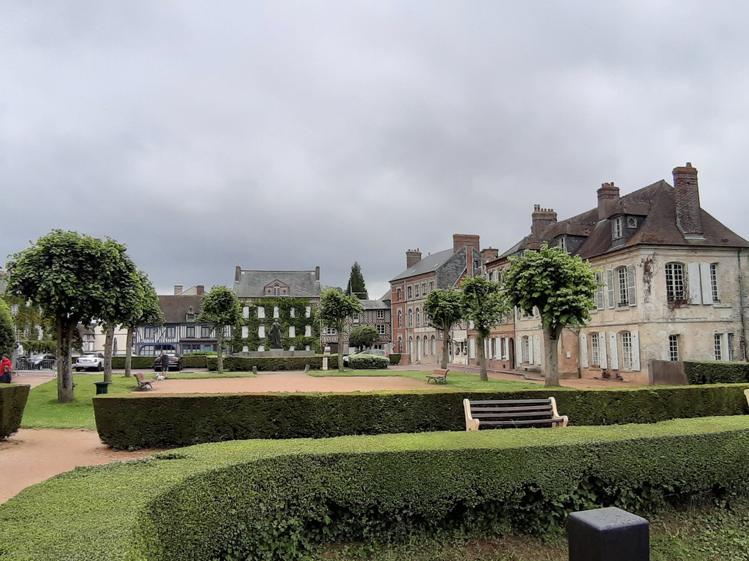 Apres la Pluie-Beaumont-en-Auge必去景点