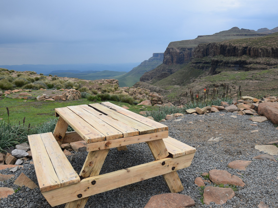 Sani Mountain Escape主图