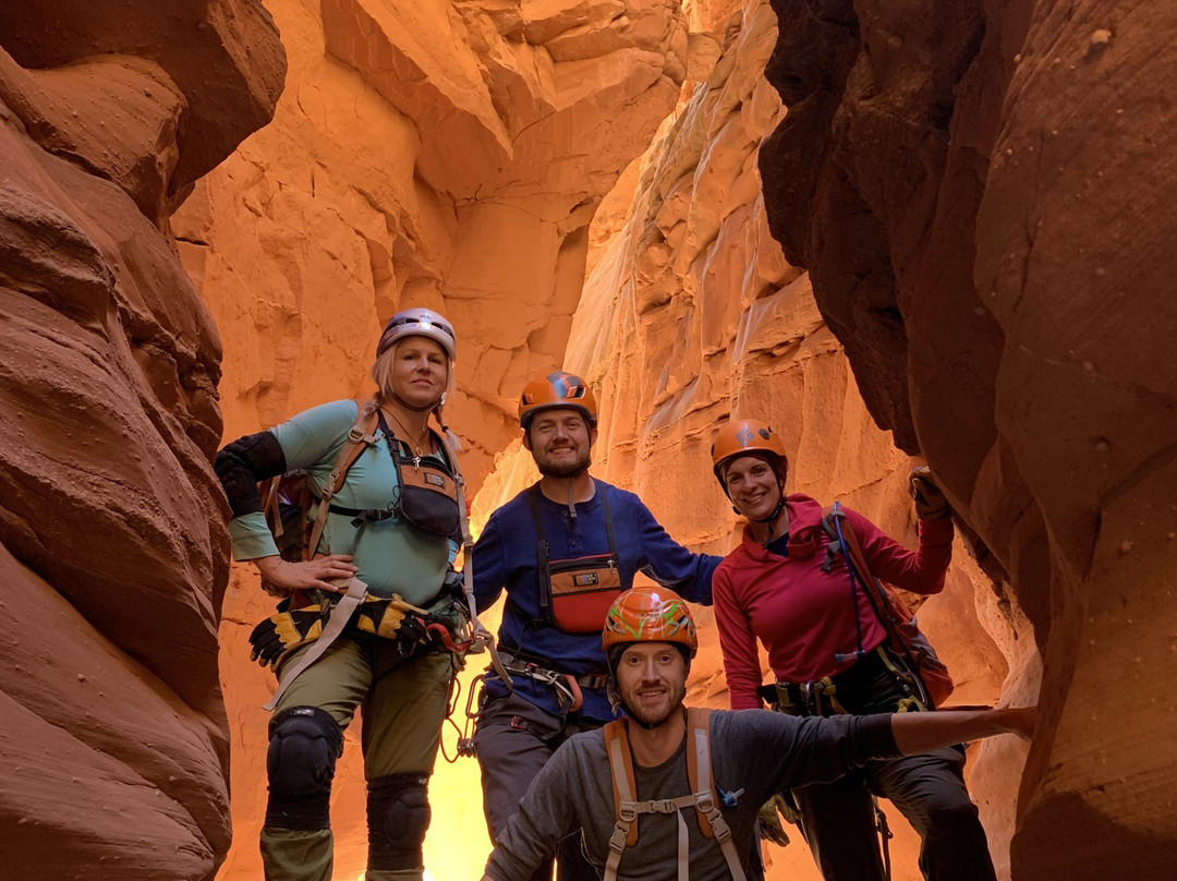 Get In The Wild Adventures-鲍威尔湖必去景点