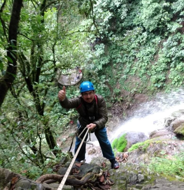 Cascada Los Comales景点图片