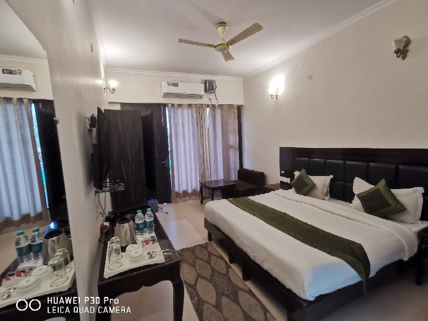 Hotel Rishikesh Grand By Stotrak主图