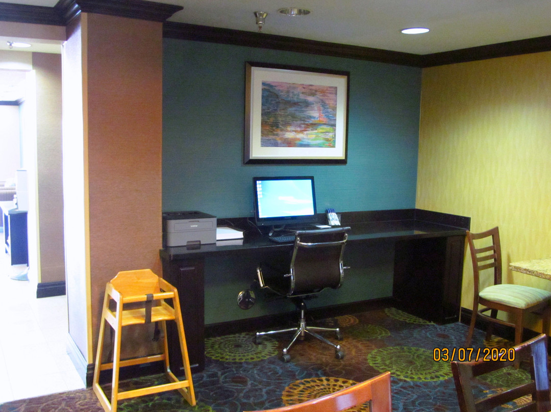 Holiday Inn Express & Suites Charlotte by IHG主图