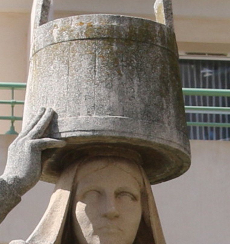 Statue la porteuse d'eau-卡尔维必去景点
