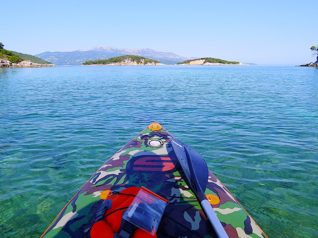 Paddleboarding in the islands-Ksamil必去景点