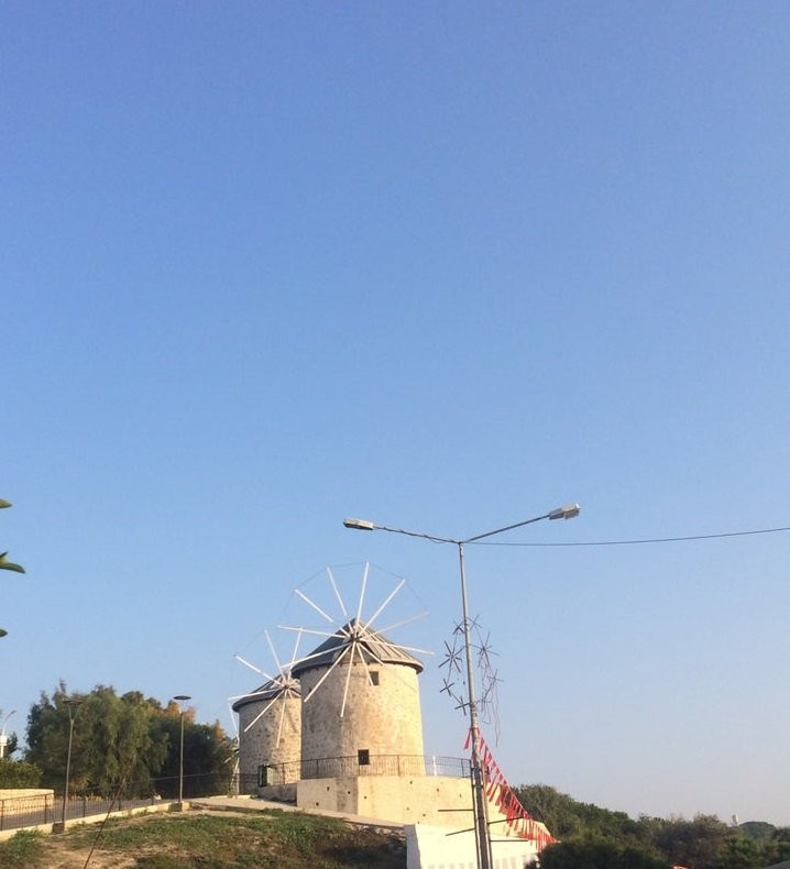 Alacati Yeldeğirmenleri Parki景点图片