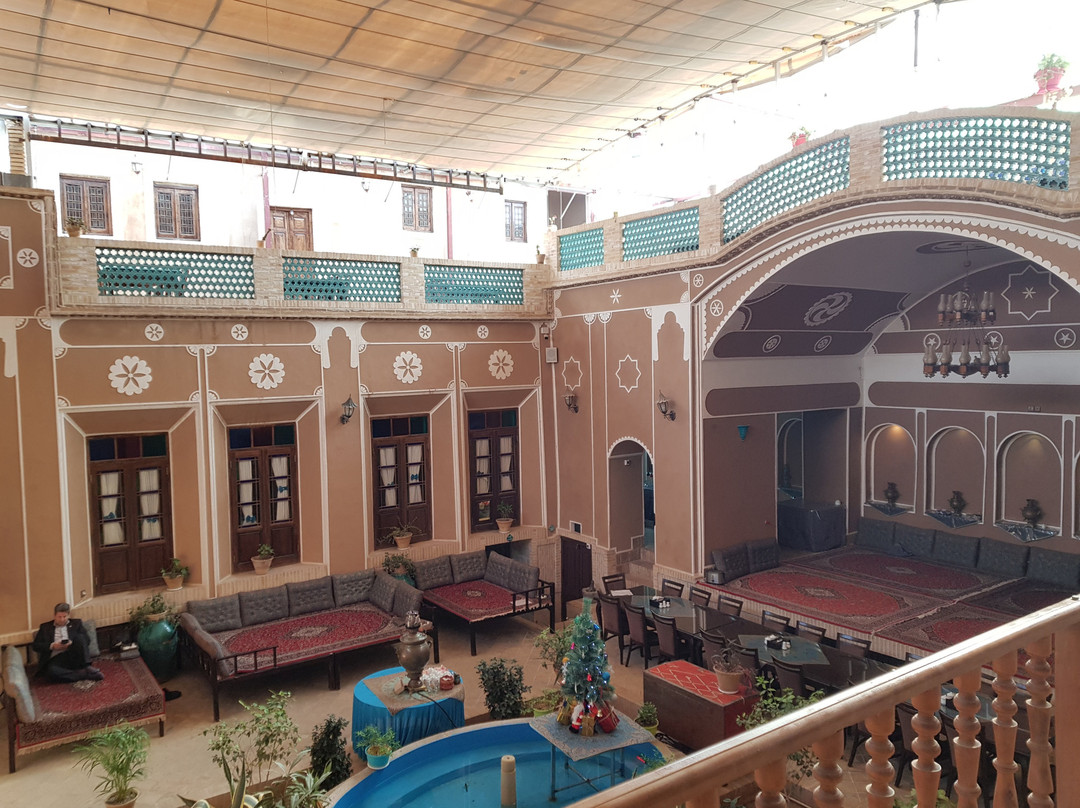 Firoozeh Traditional Hotel主图
