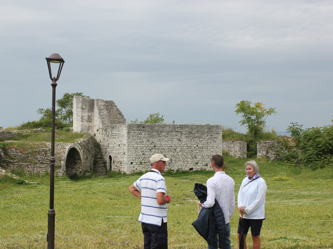 Visit Albania Tour Operator-培拉特必去景点