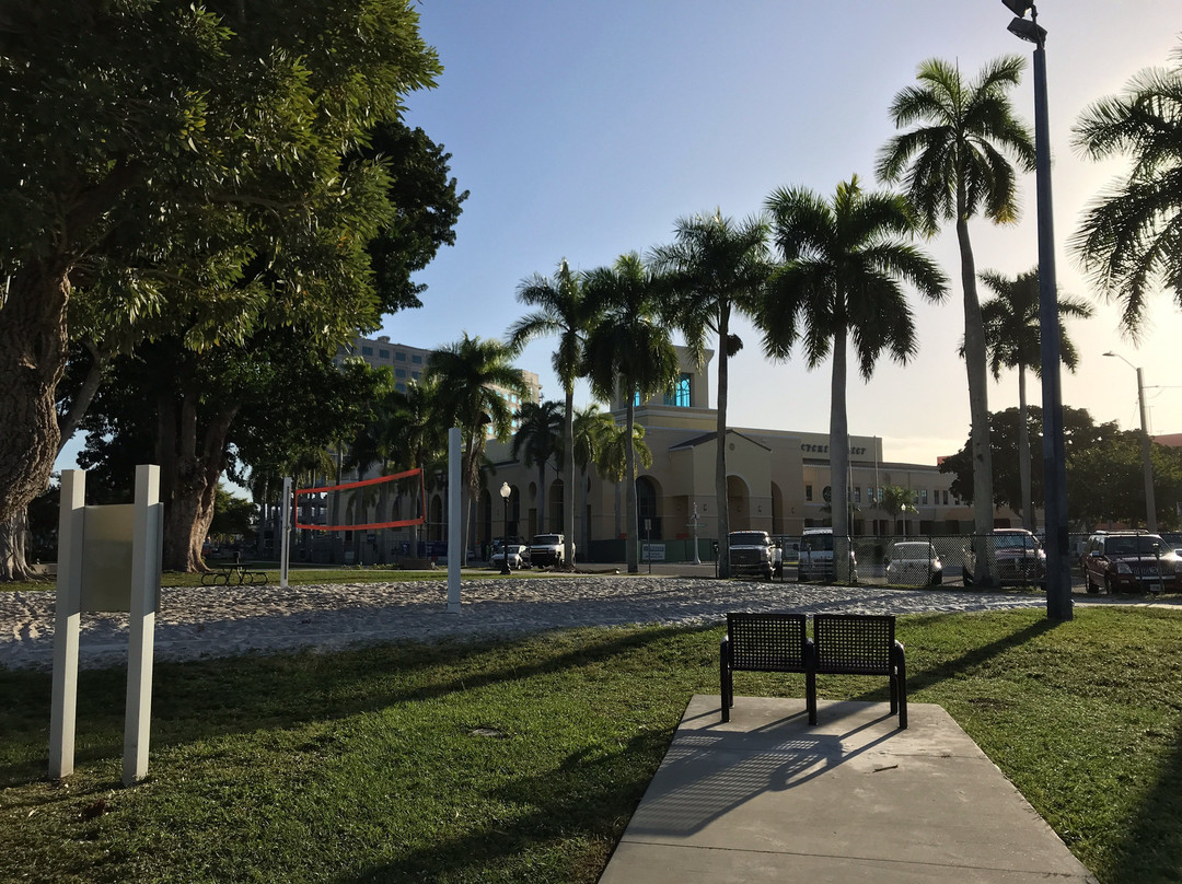 Centennial Park-迈尔斯堡必去景点