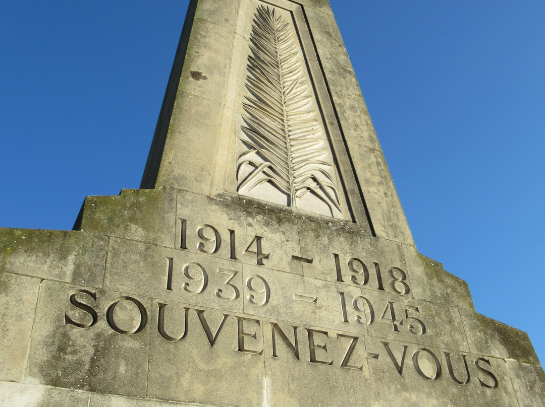 Monument communal景点图片