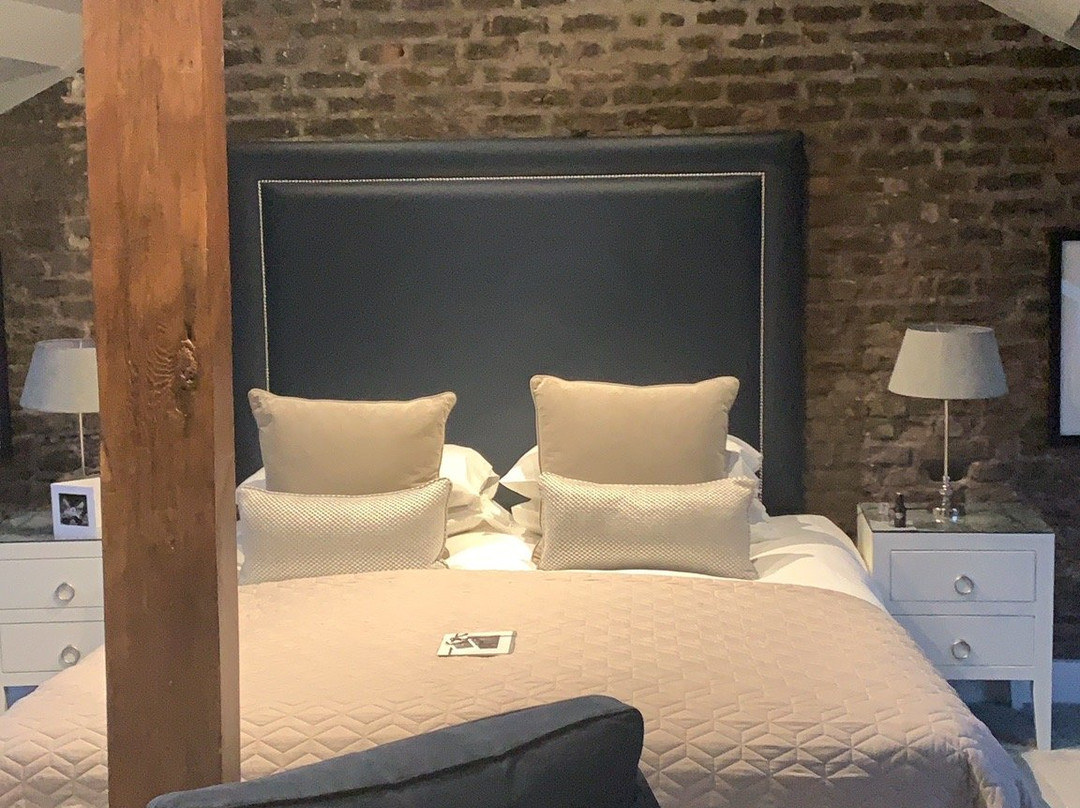 Giles Norman Gallery & Townhouse主图