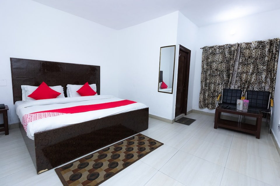 Royal Regency Resort Dalhousie主图