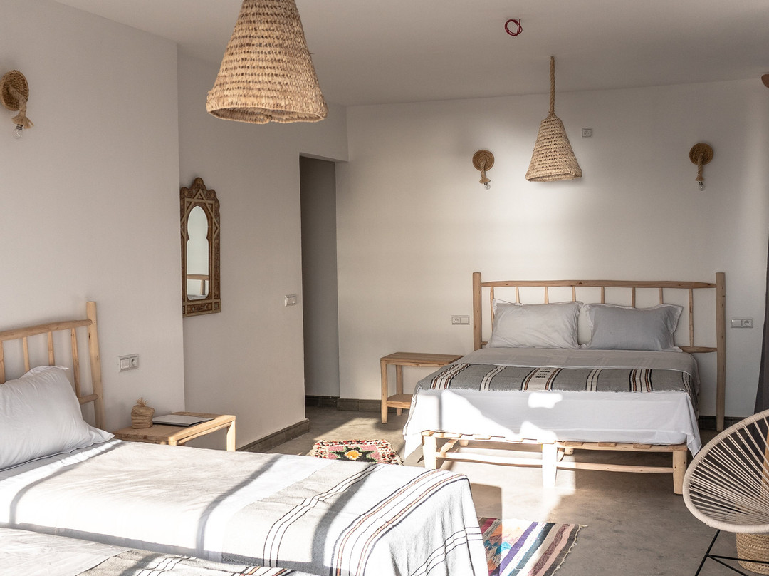 Blue Mind Surf & Yoga Tribe主图