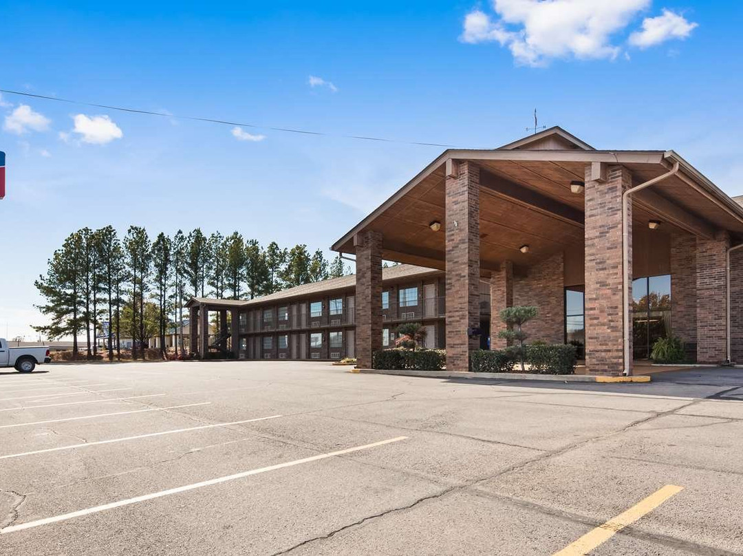 SureStay Plus By Best Western Poteau主图