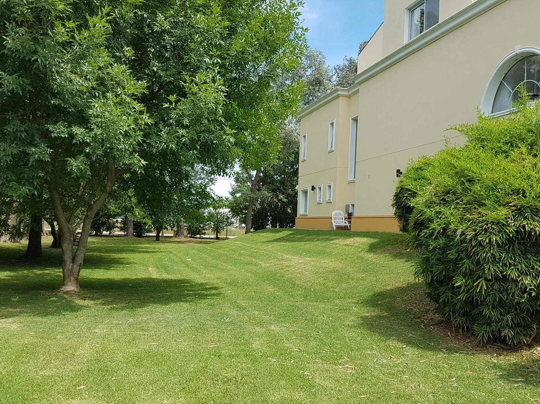 Howard Johnson Resort Pilar主图